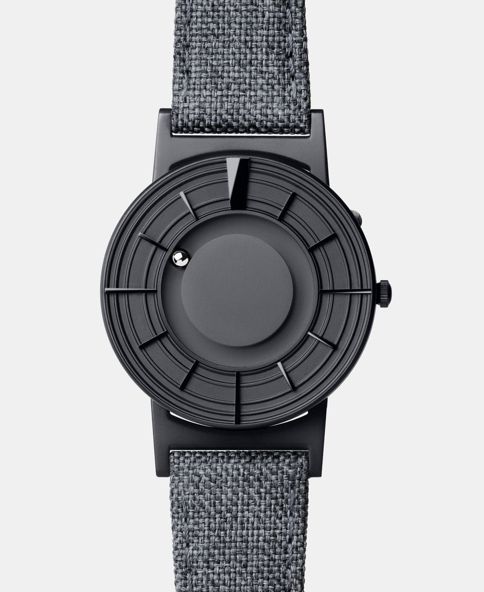 HR-Eone-Edge-Black-Front-