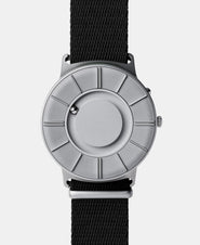 A photo of the front of the watch.