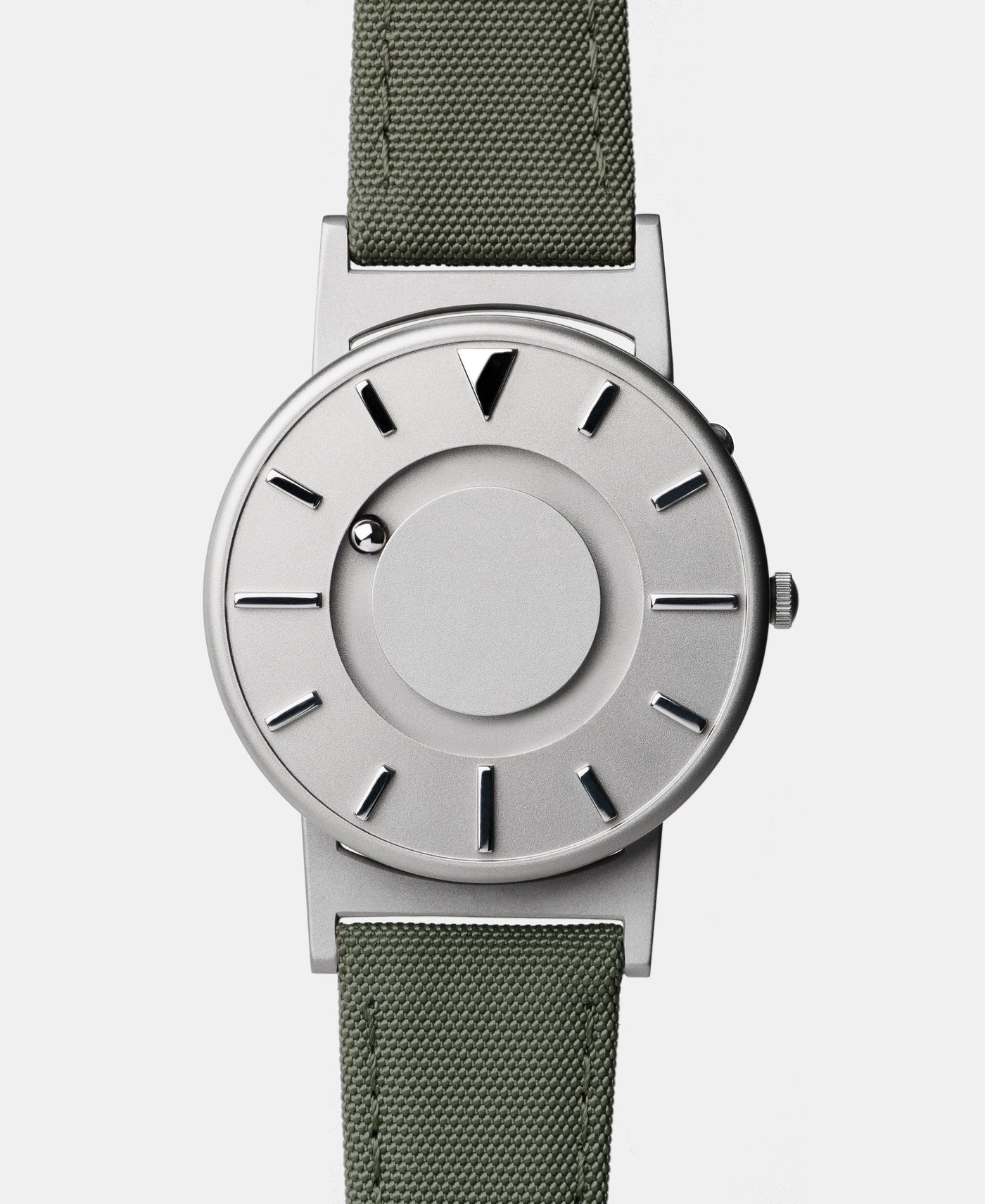 A photo of the front of the watch.