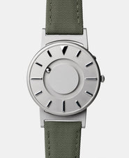 A photo of the front of the watch.