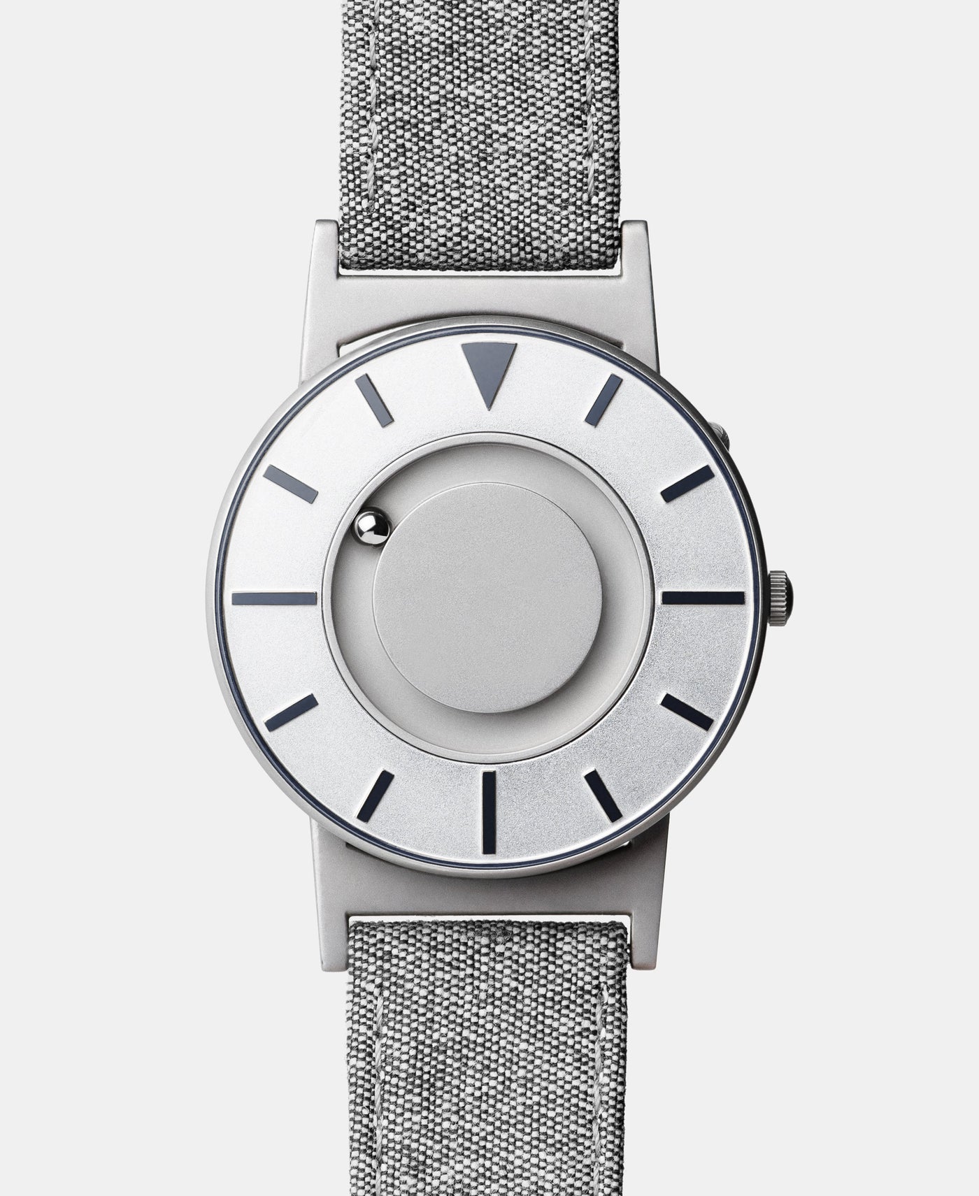 A photo of the front of the watch.