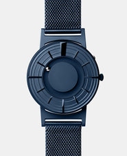 A photo of the front of the watch.