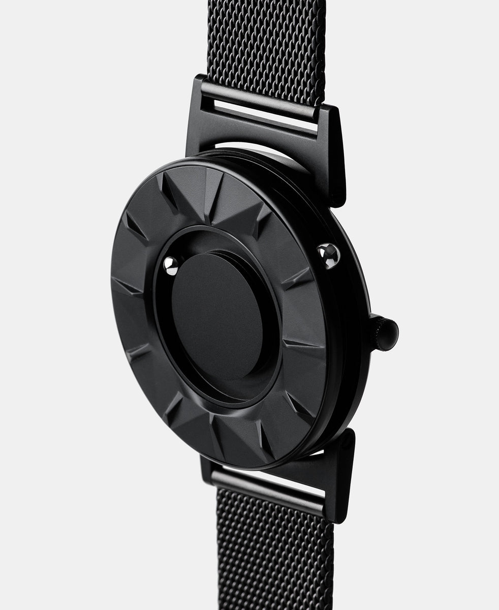 Bradley Element Black – Eone