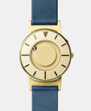A photo of the front of the watch.