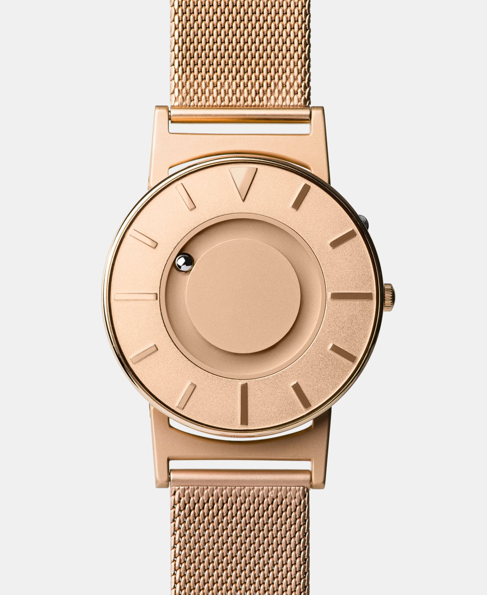 A photo of the front of the watch.