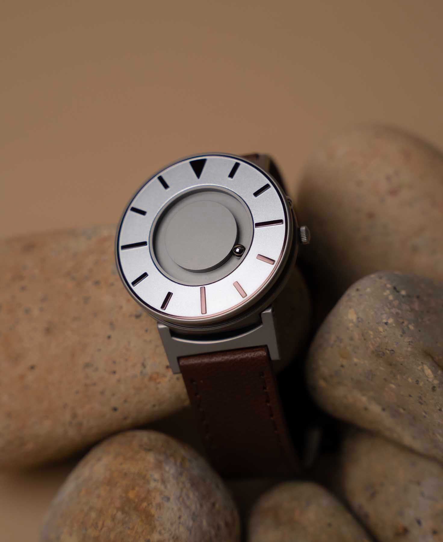 Load image into Gallery viewer, Bradley Compass Iris II